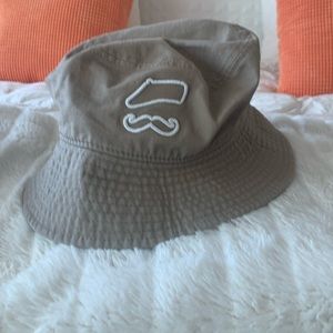 Bucket hat